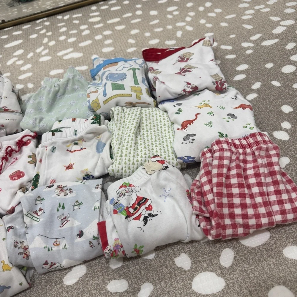 Lot of 13 Pima pajamas set long sleeve tee pants TBBC Santa toddler magnolia boy - Picture 5 of 14